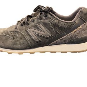 New balance women’s gray suede sneakers 696 size 8.5